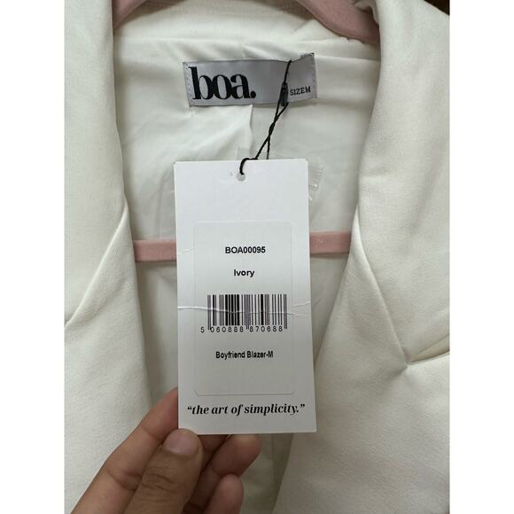BOA Because Of Alice Boyfriend Blazer Size Medium Ivory White Oversized - Picture 7 of 13